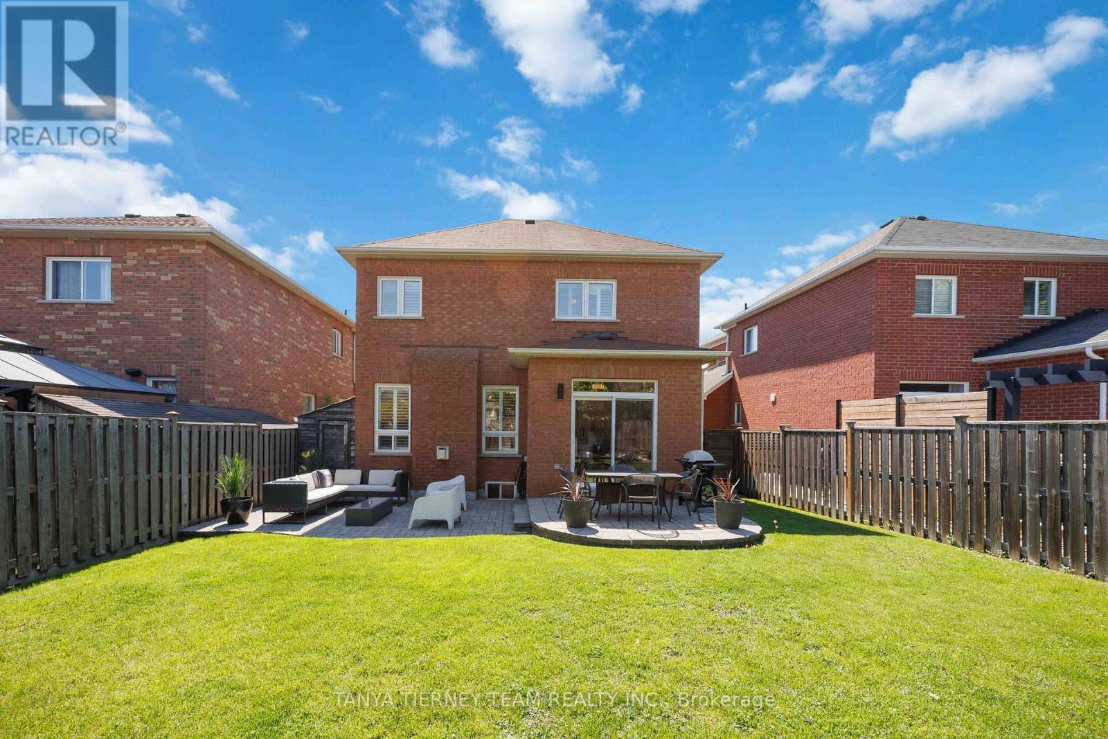 9 Penhurst Drive, Whitby, ON