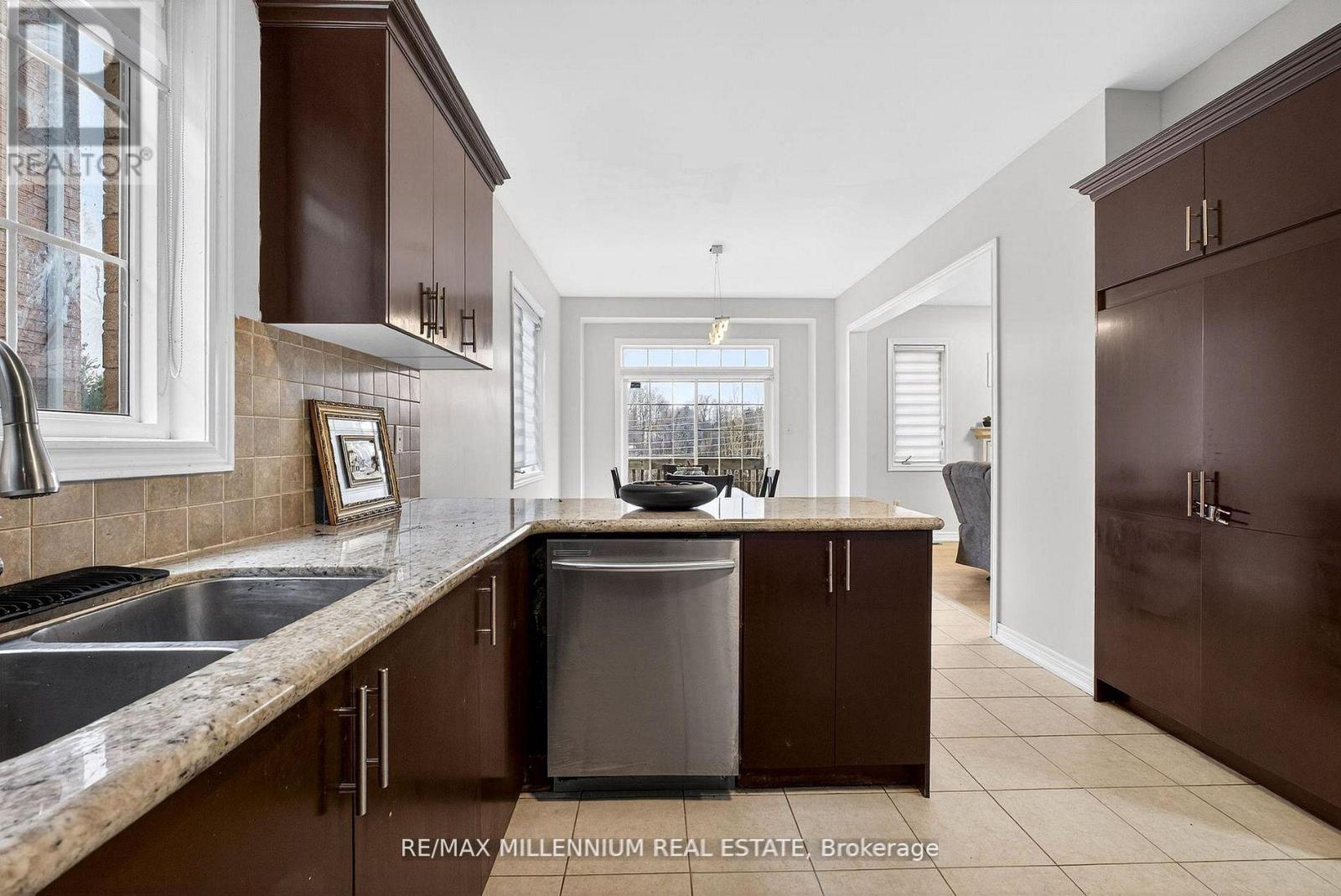 75 Twin Hill Crescent, Vaughan, ON