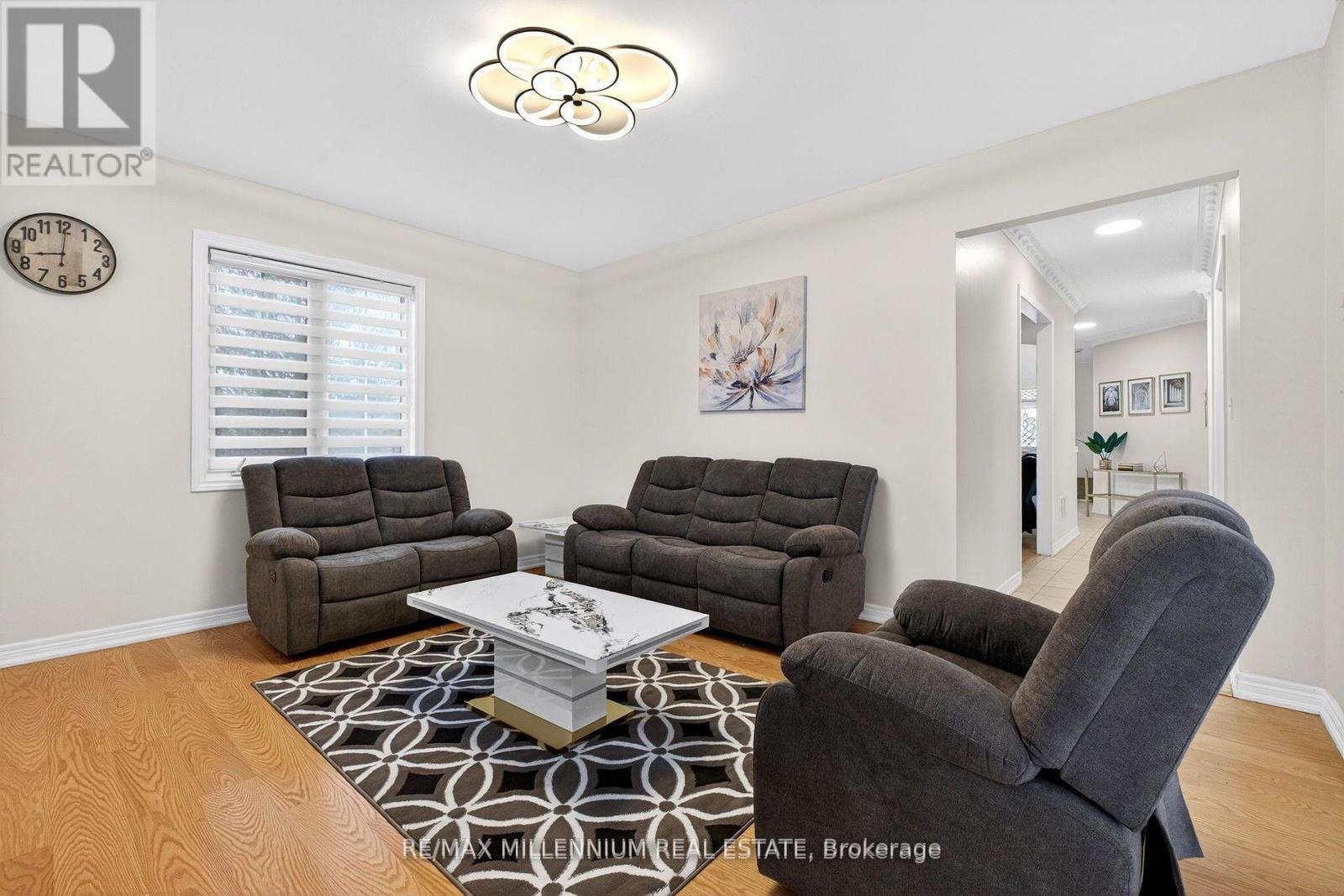 75 Twin Hill Crescent, Vaughan, ON