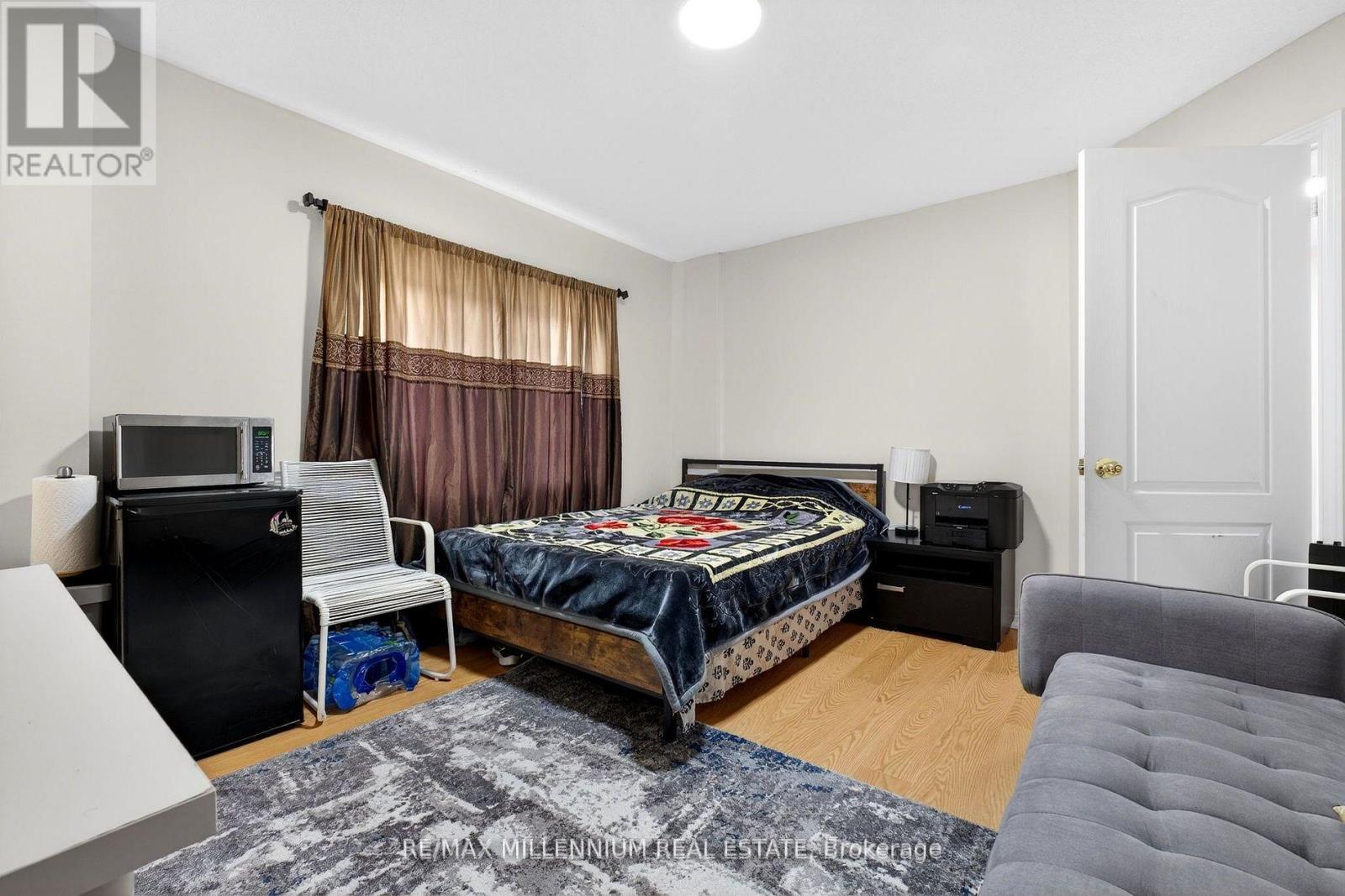 75 Twin Hill Crescent, Vaughan, ON