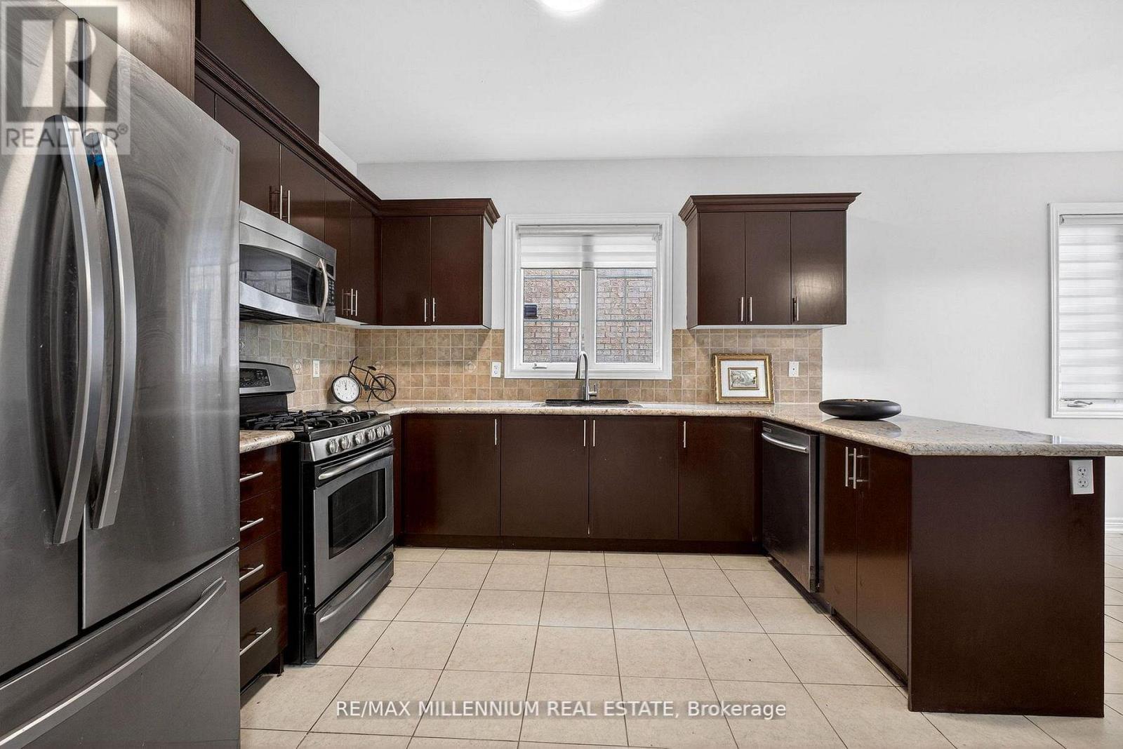 75 Twin Hill Crescent, Vaughan, ON