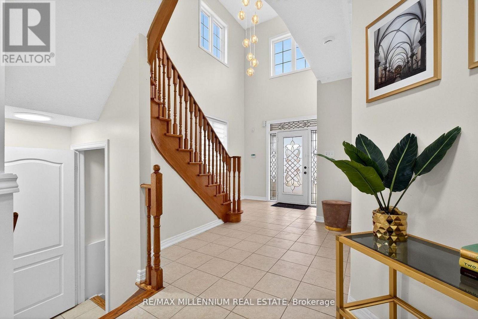 75 Twin Hill Crescent, Vaughan, ON
