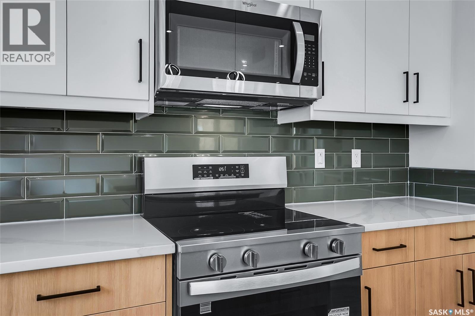 419 Nazarali Manor, Saskatoon, SK - Indoor Photo Showing Kitchen