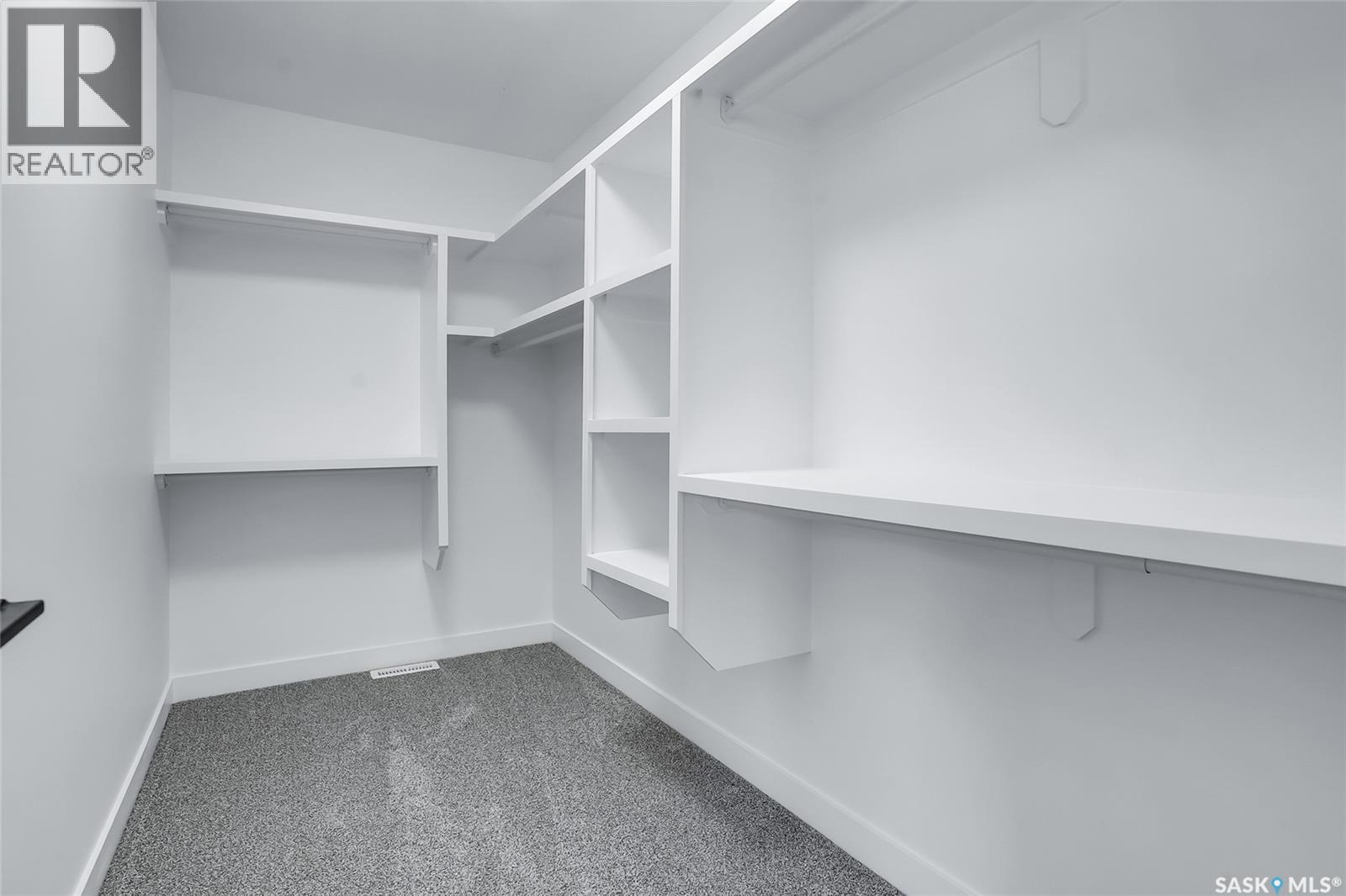 419 Nazarali Manor, Saskatoon, SK - Indoor With Storage