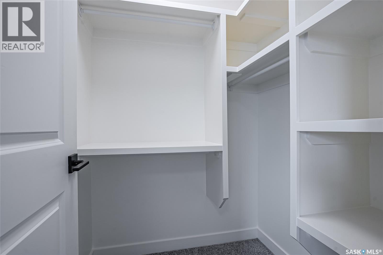 419 Nazarali Manor, Saskatoon, SK - Indoor With Storage