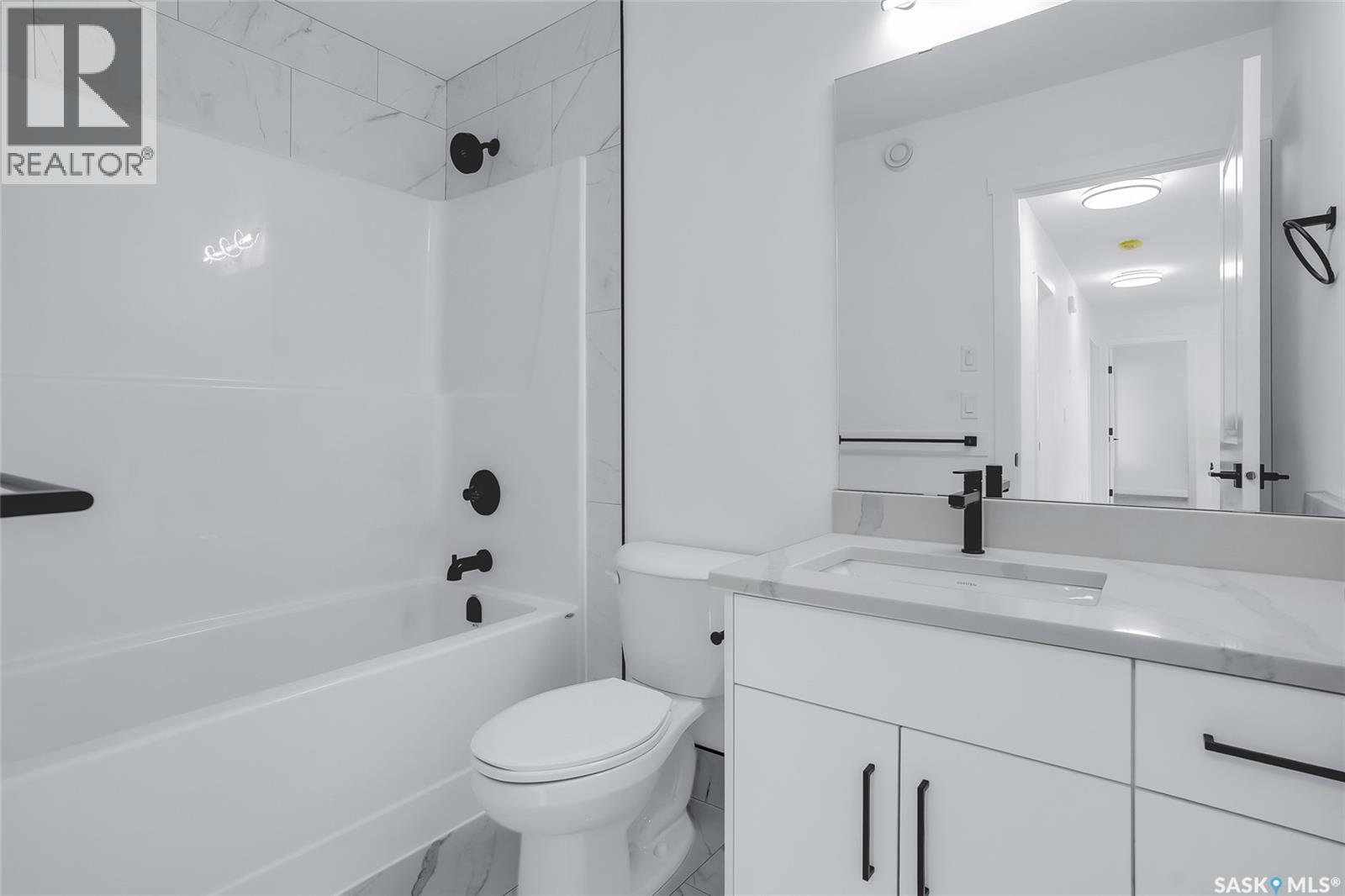 419 Nazarali Manor, Saskatoon, SK - Indoor Photo Showing Bathroom
