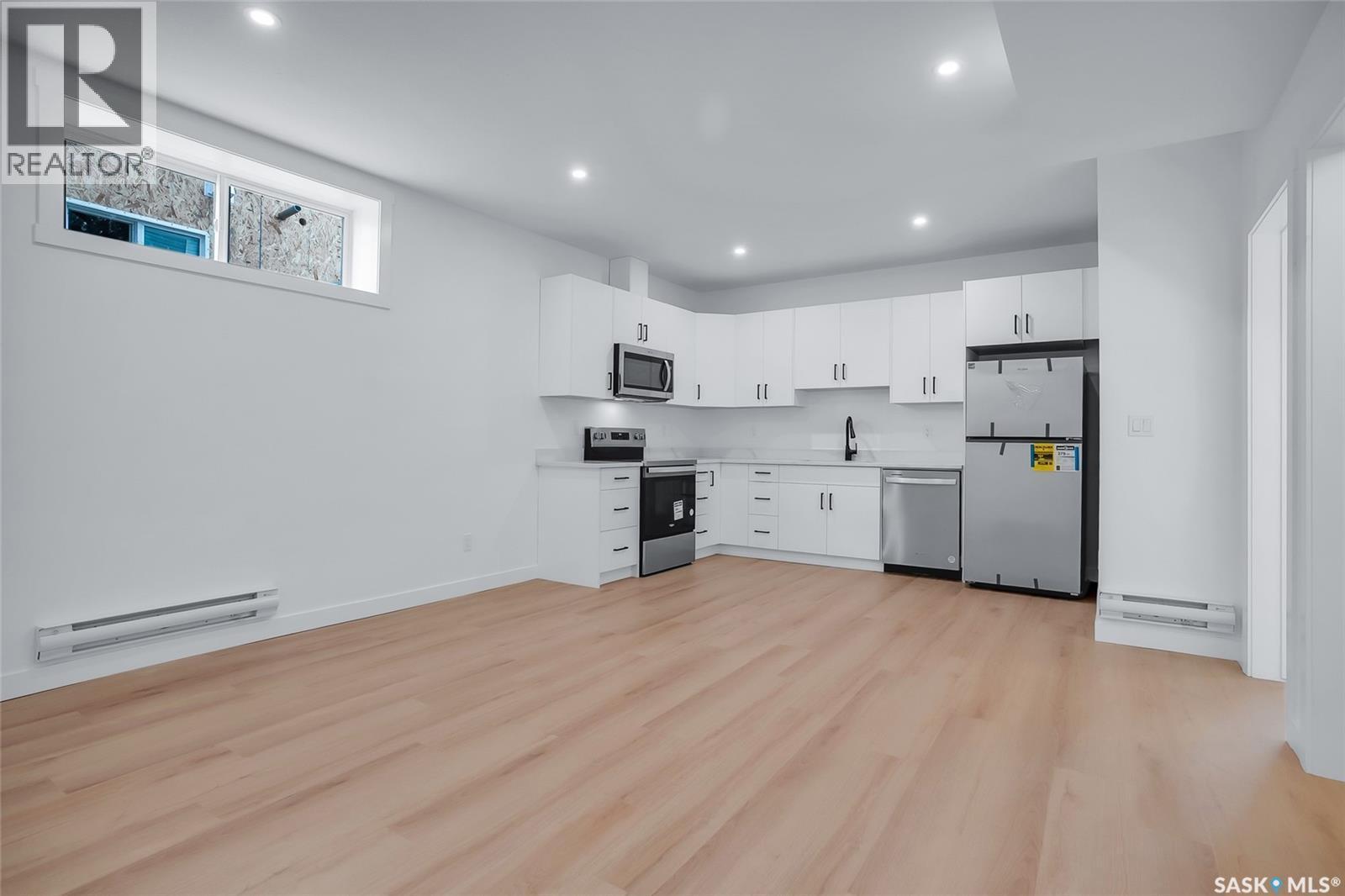 419 Nazarali Manor, Saskatoon, SK - Indoor Photo Showing Kitchen