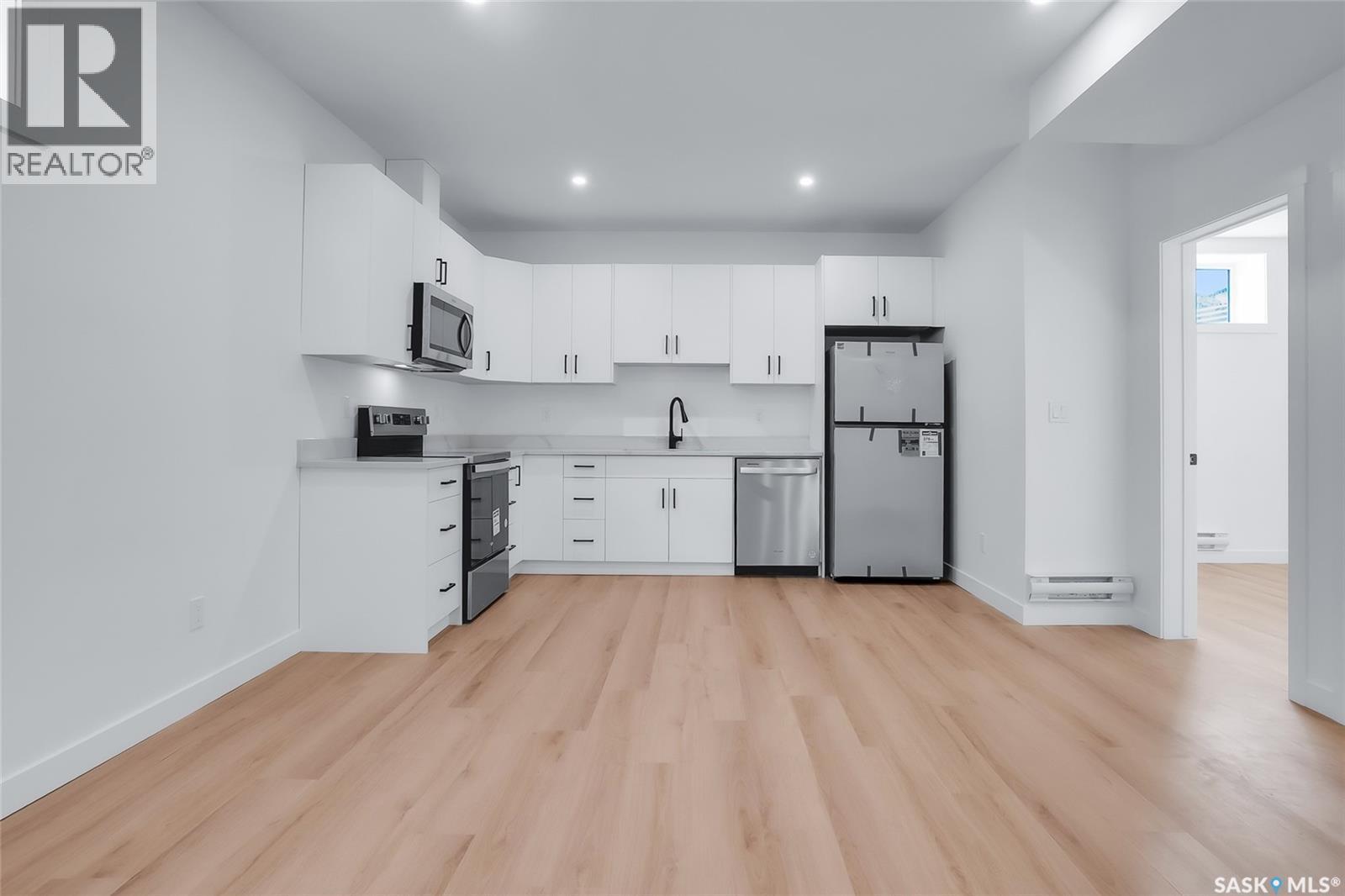 419 Nazarali Manor, Saskatoon, SK - Indoor Photo Showing Kitchen