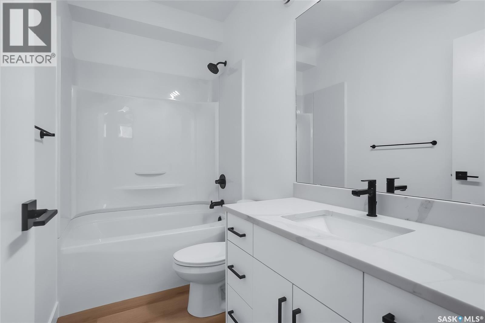 419 Nazarali Manor, Saskatoon, SK - Indoor Photo Showing Bathroom