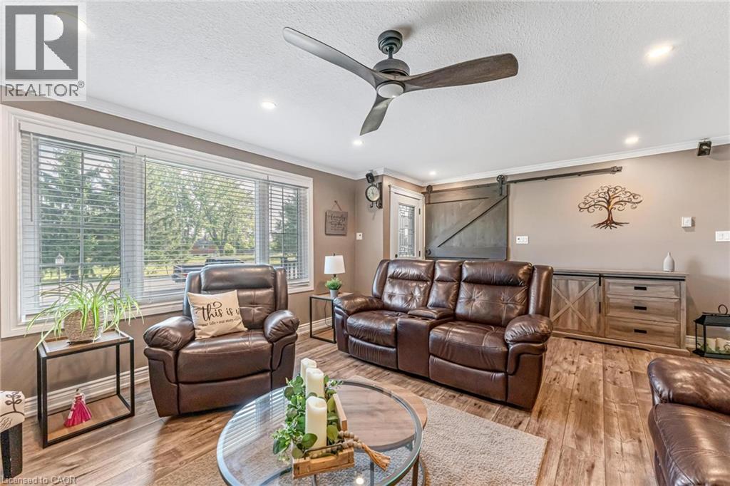 9924 Dickenson Road W, Hamilton, ON