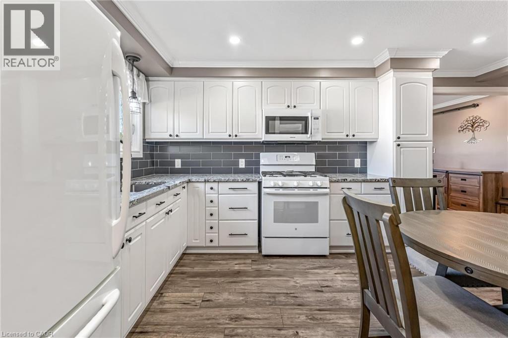 9924 Dickenson Road W, Hamilton, ON