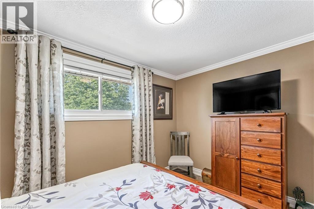 9924 Dickenson Road W, Hamilton, ON