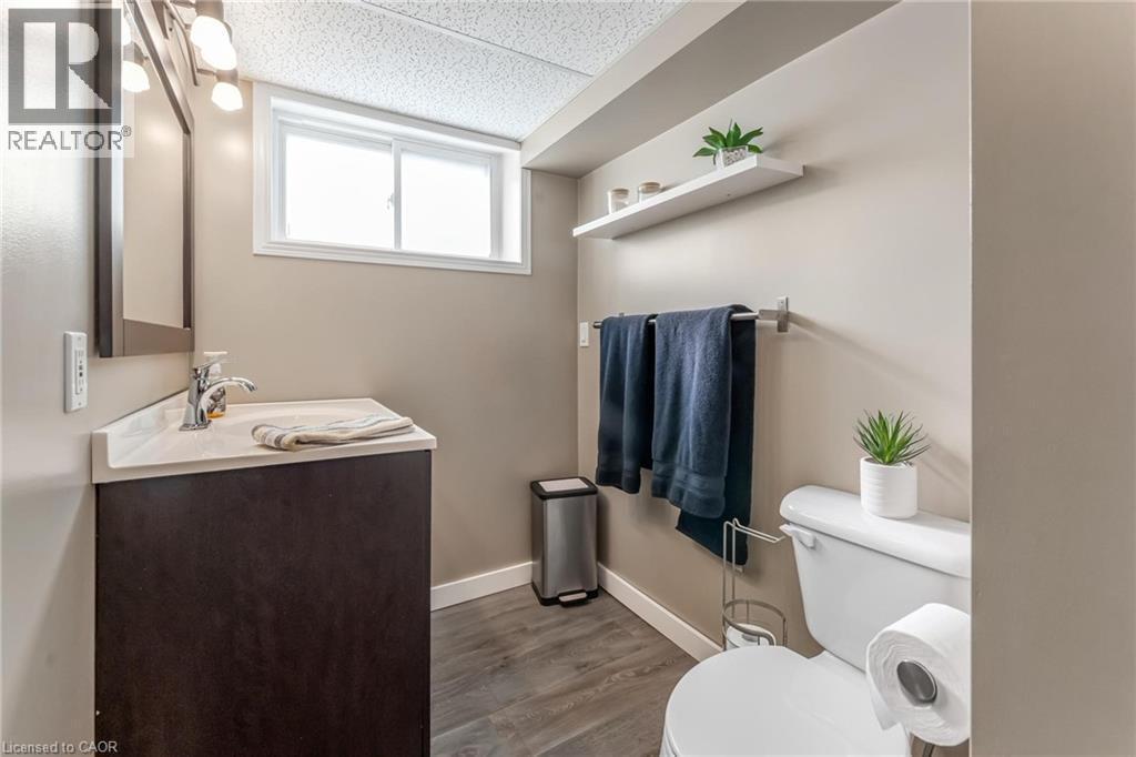 9924 Dickenson Road W, Hamilton, ON