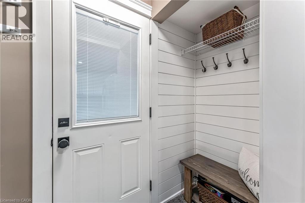 9924 Dickenson Road W, Hamilton, ON