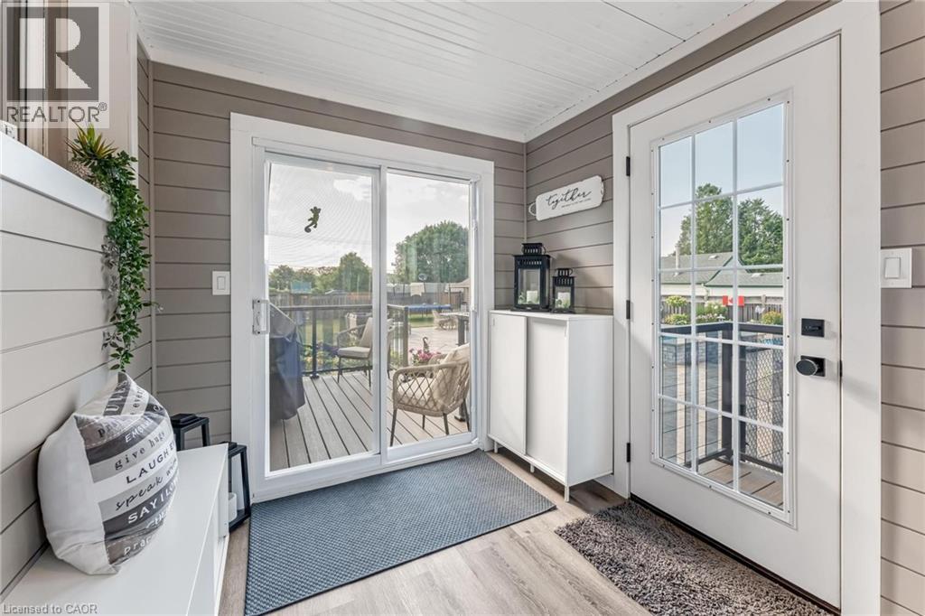 9924 Dickenson Road W, Hamilton, ON