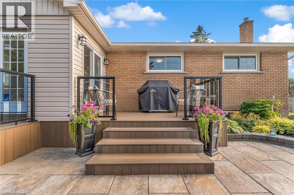 9924 Dickenson Road W, Hamilton, ON