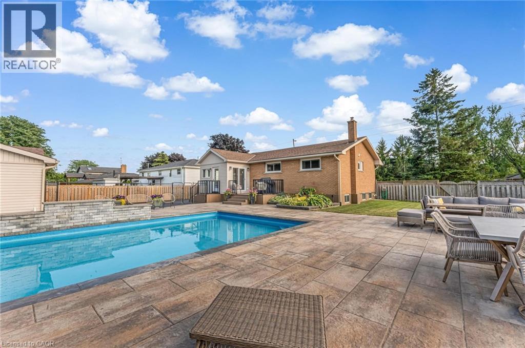 9924 Dickenson Road W, Hamilton, ON