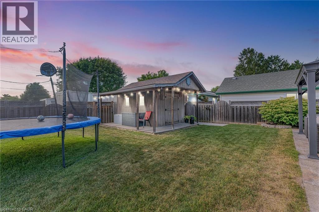 9924 Dickenson Road W, Hamilton, ON