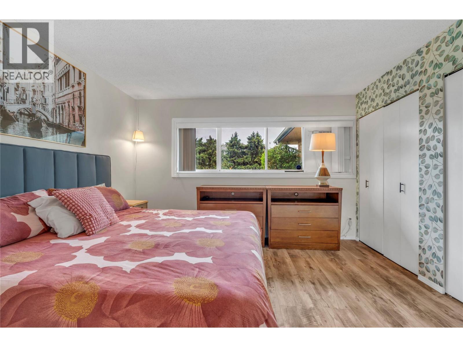 7513 Crest-A-Way Road, Oliver, BC
