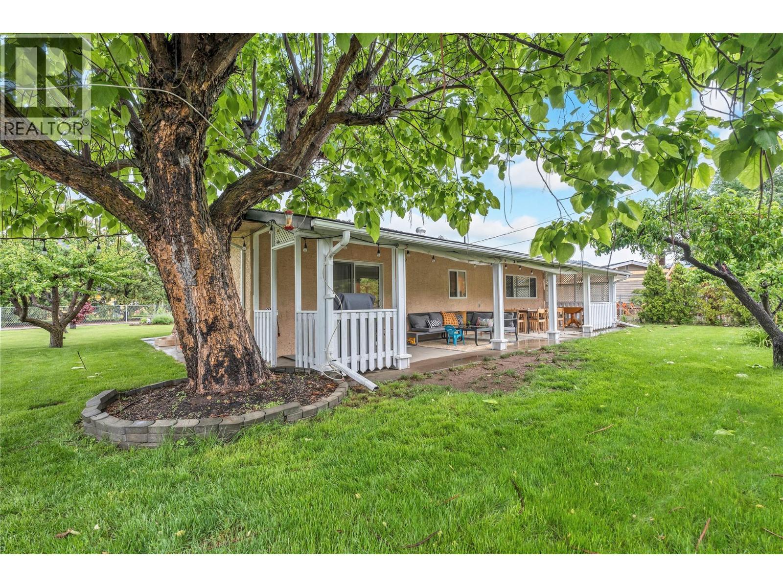 7513 Crest-A-Way Road, Oliver, BC