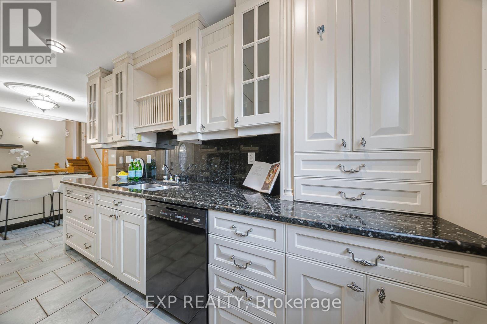 124 Dunsmere Drive, Kitchener, ON