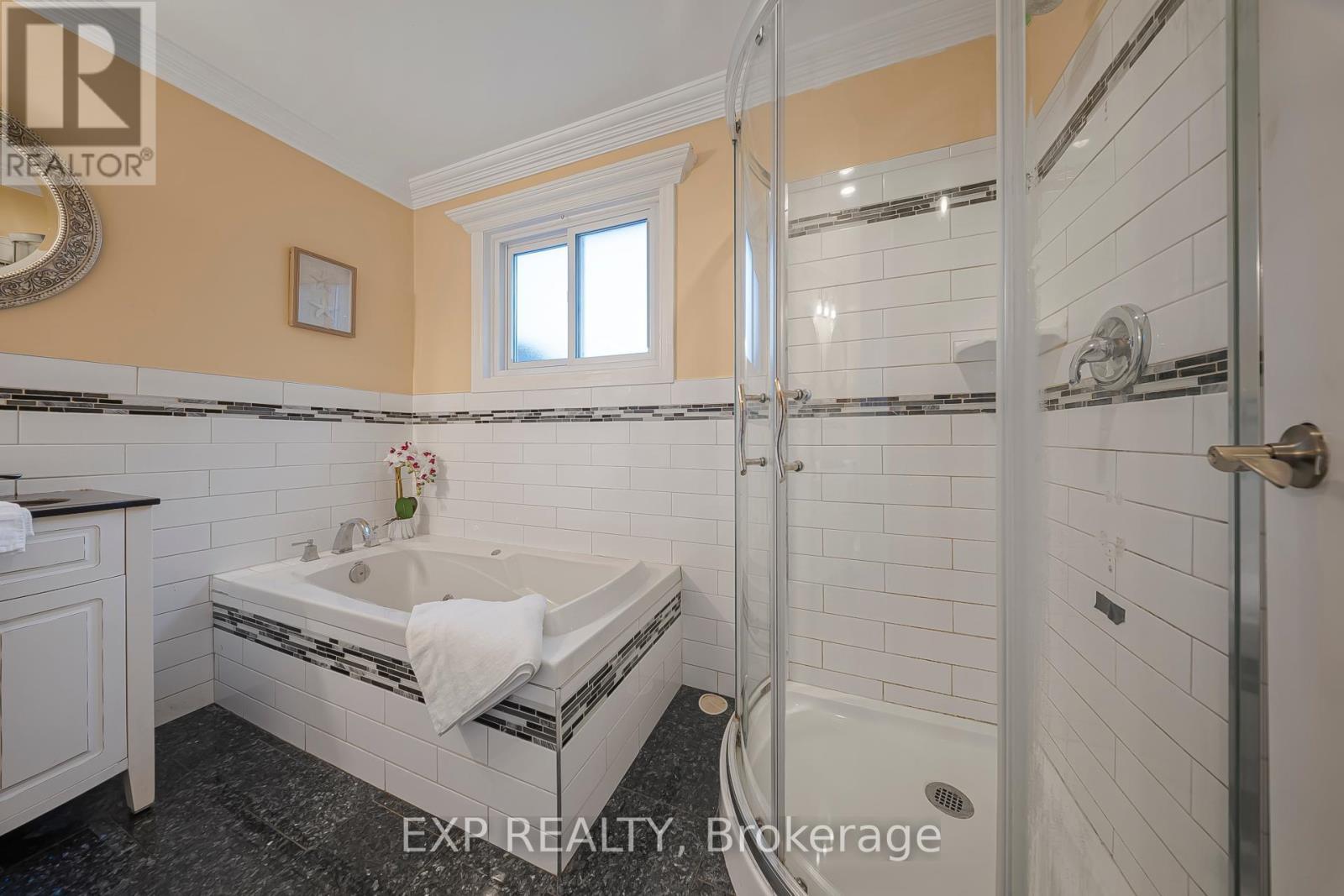 124 Dunsmere Drive, Kitchener, ON