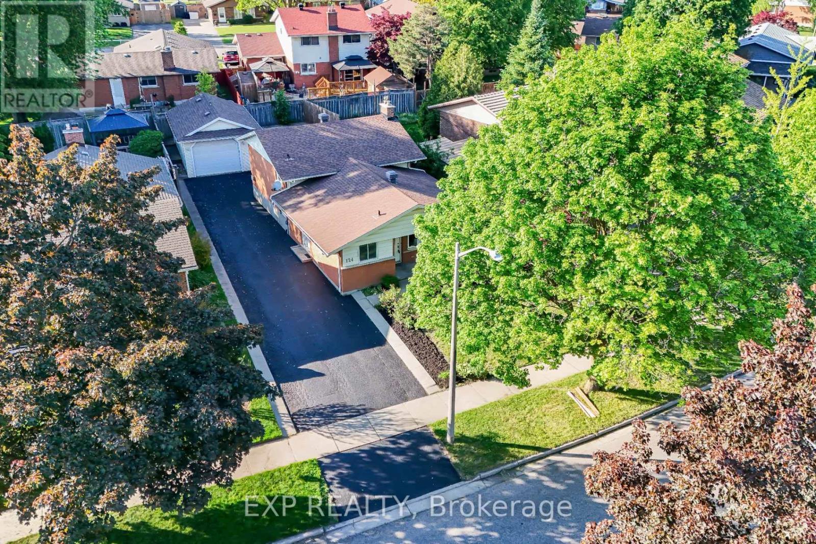 124 Dunsmere Drive, Kitchener, ON