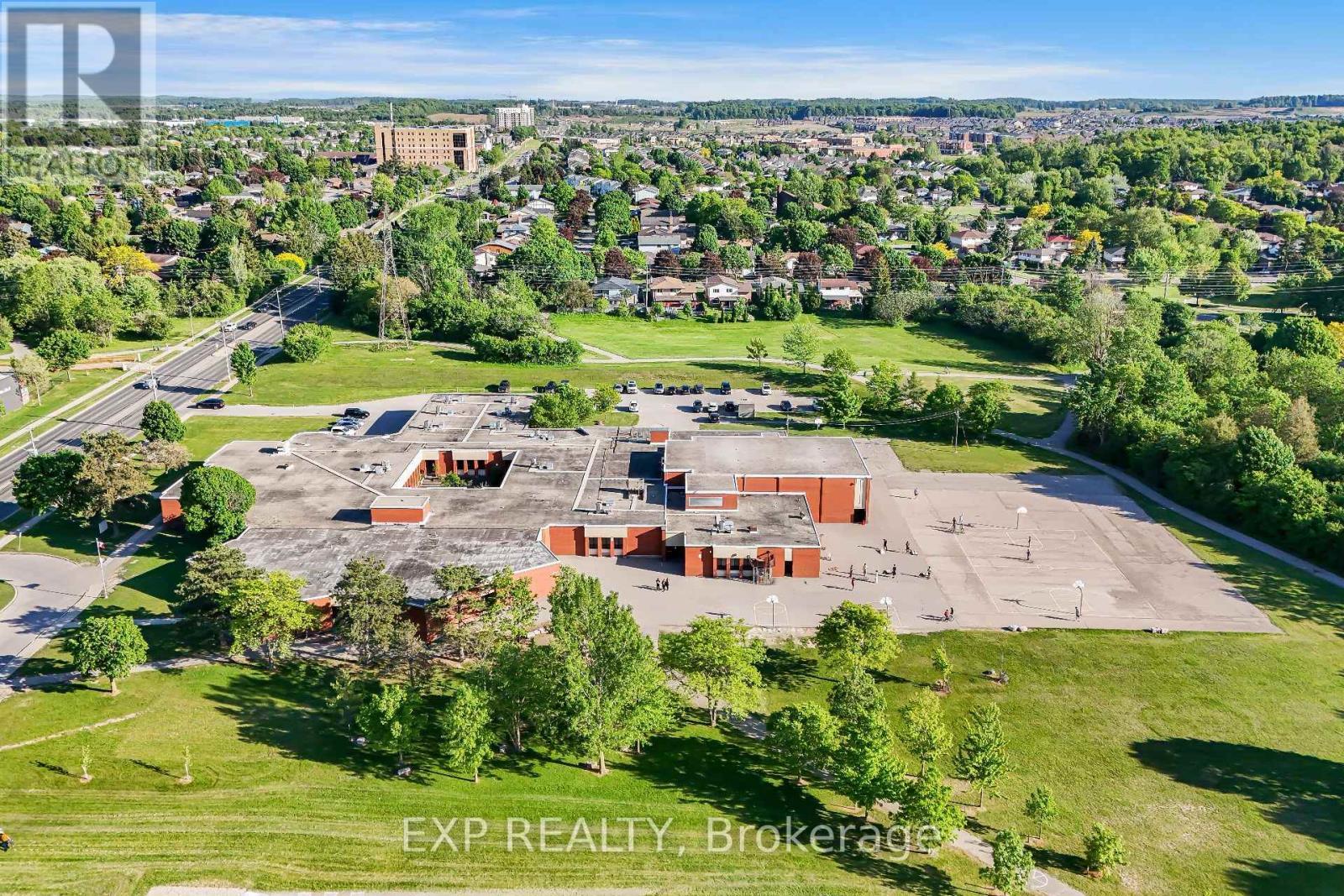 124 Dunsmere Drive, Kitchener, ON