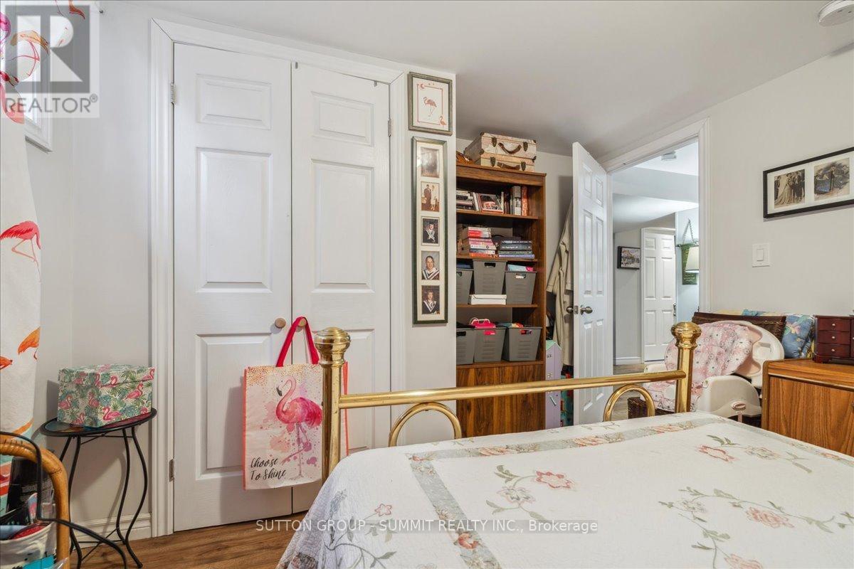 Lower - 9 Grenadier Drive, Hamilton, ON