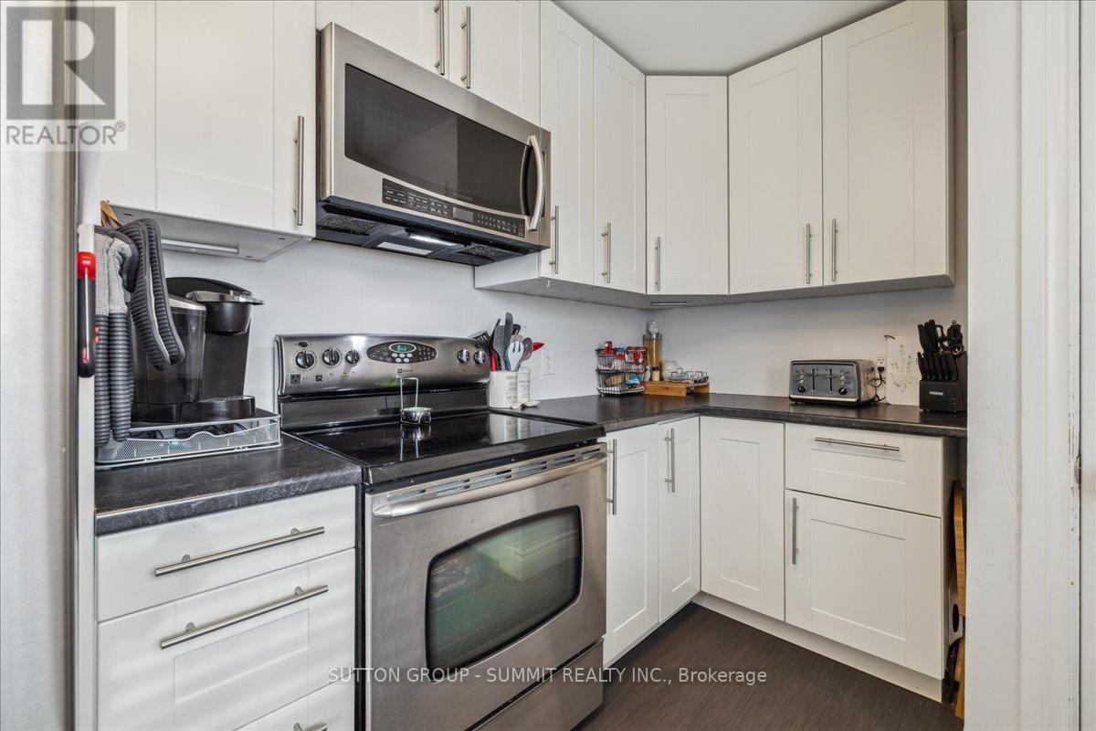 Upper - 9 Grenadier Drive, Hamilton, ON