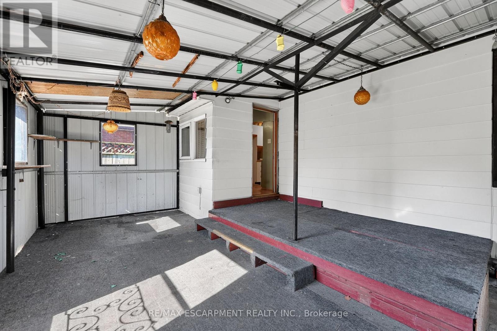 80 Walter Avenue N, Hamilton, ON