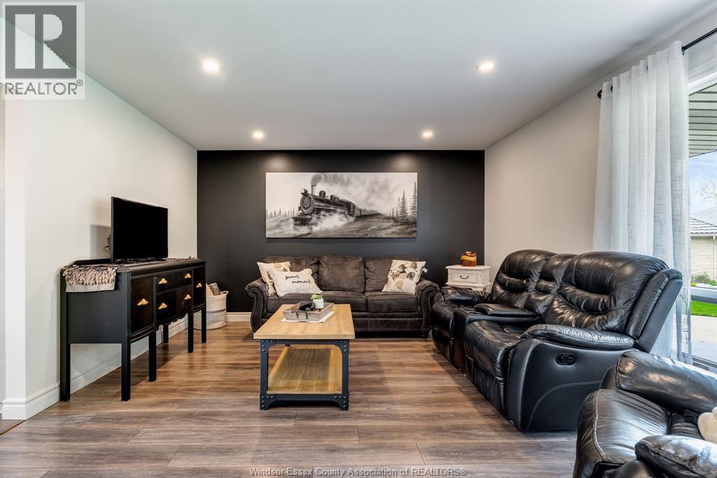 66 Shawnee Court, Leamington, ON