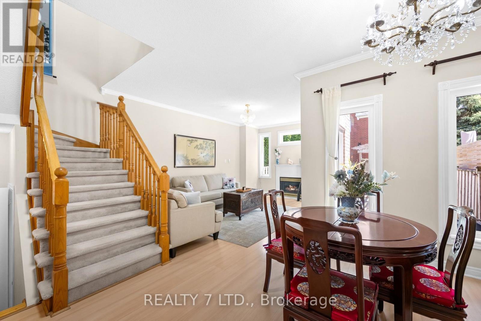 211 Downey Circle, Aurora, ON