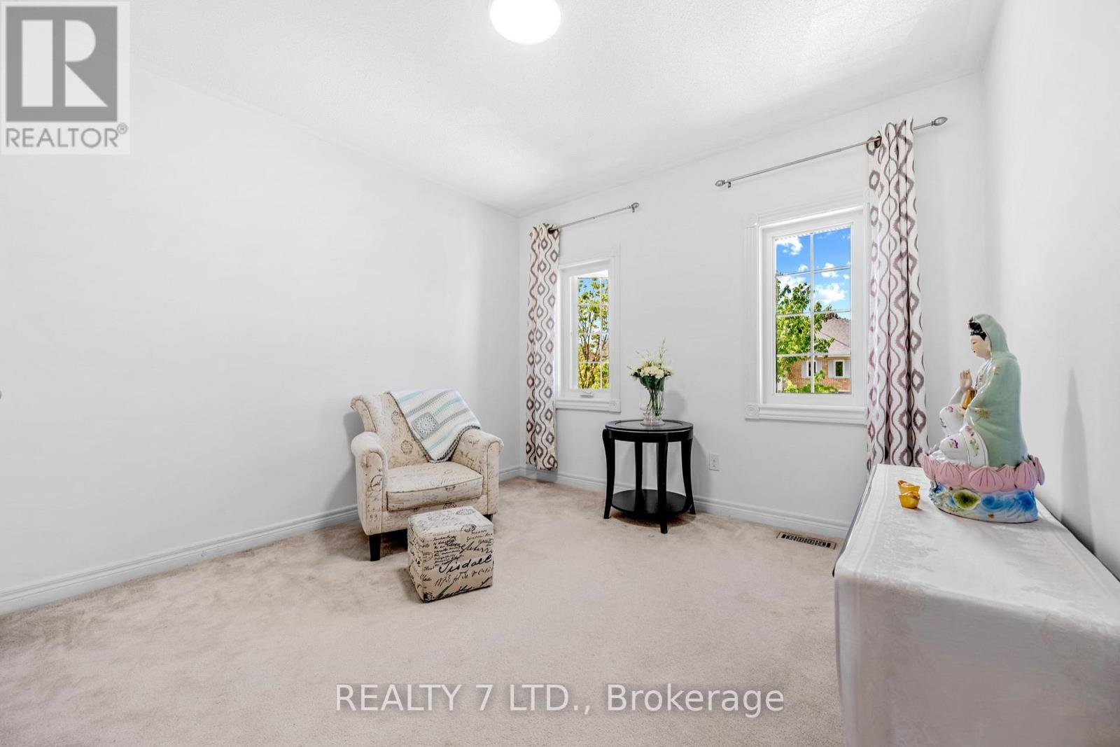 211 Downey Circle, Aurora, ON