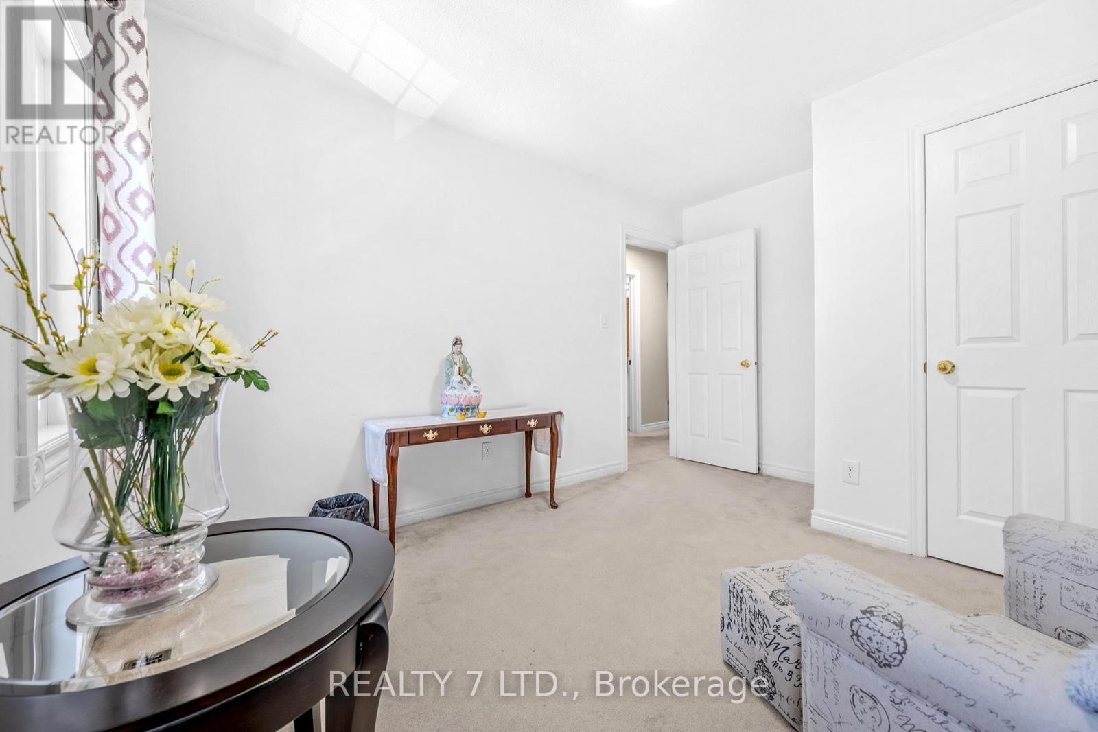 211 Downey Circle, Aurora, ON