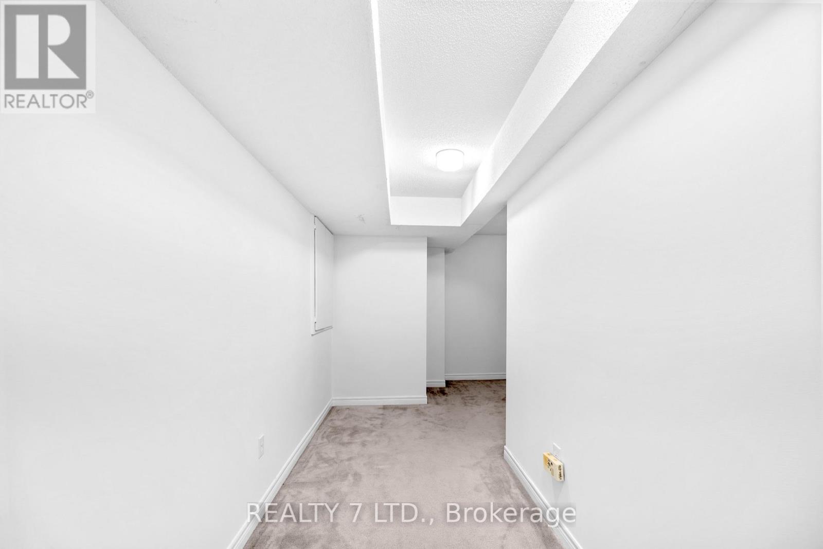 211 Downey Circle, Aurora, ON