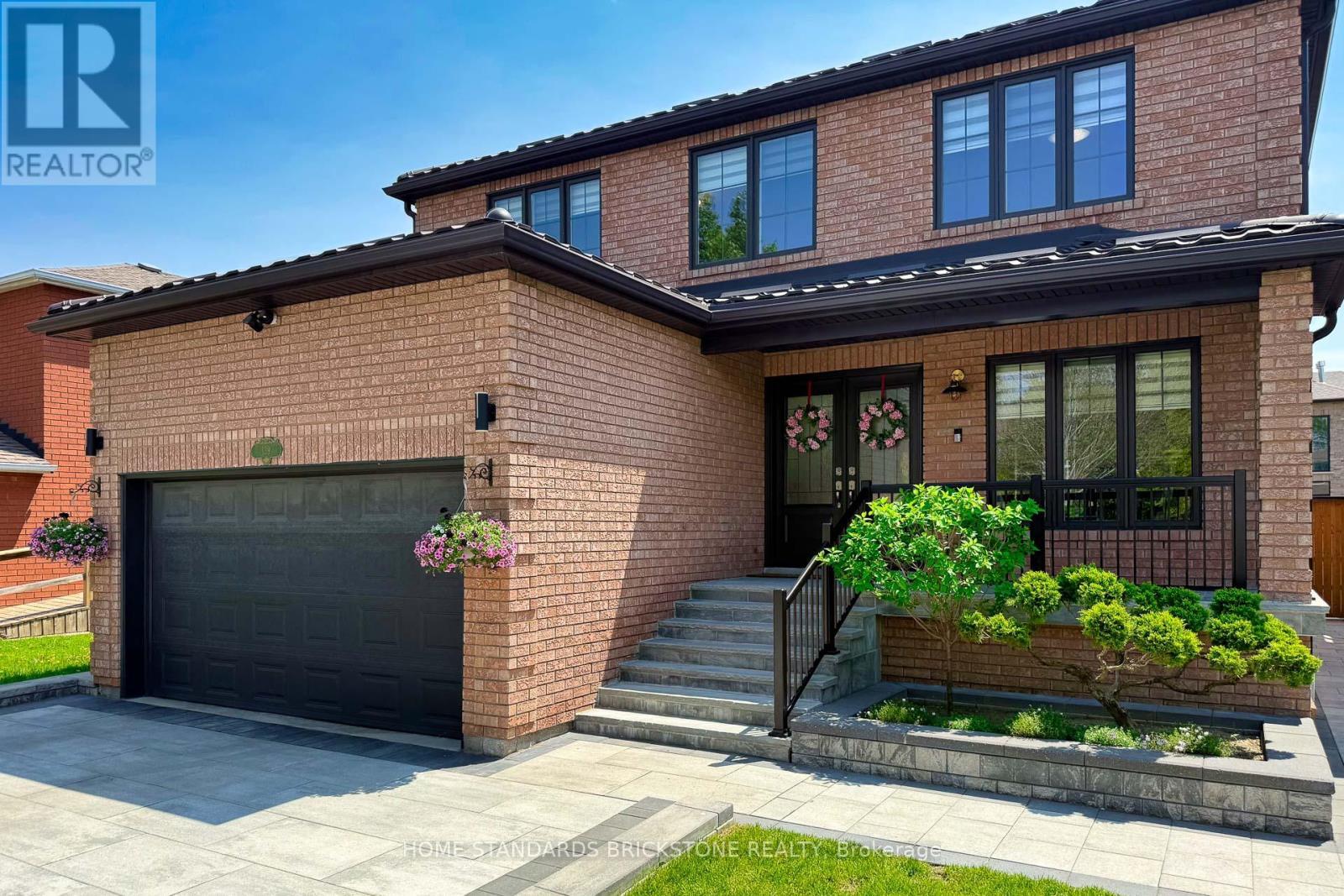 139 Pinewood Drive, Vaughan, ON