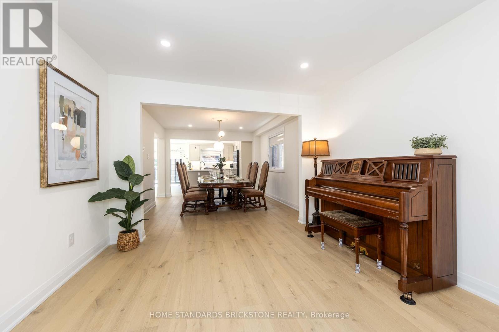 139 Pinewood Drive, Vaughan, ON
