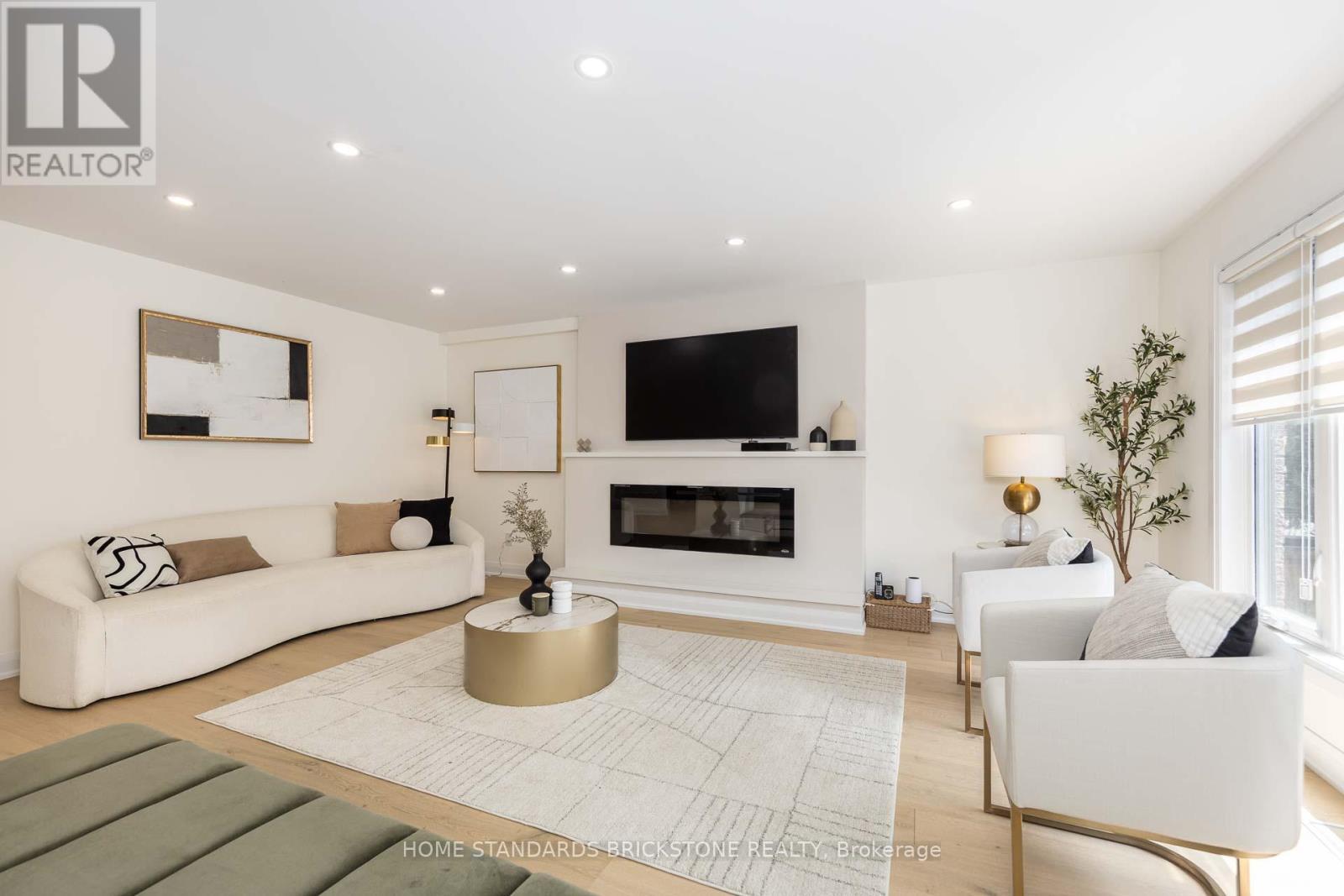 139 Pinewood Drive, Vaughan, ON