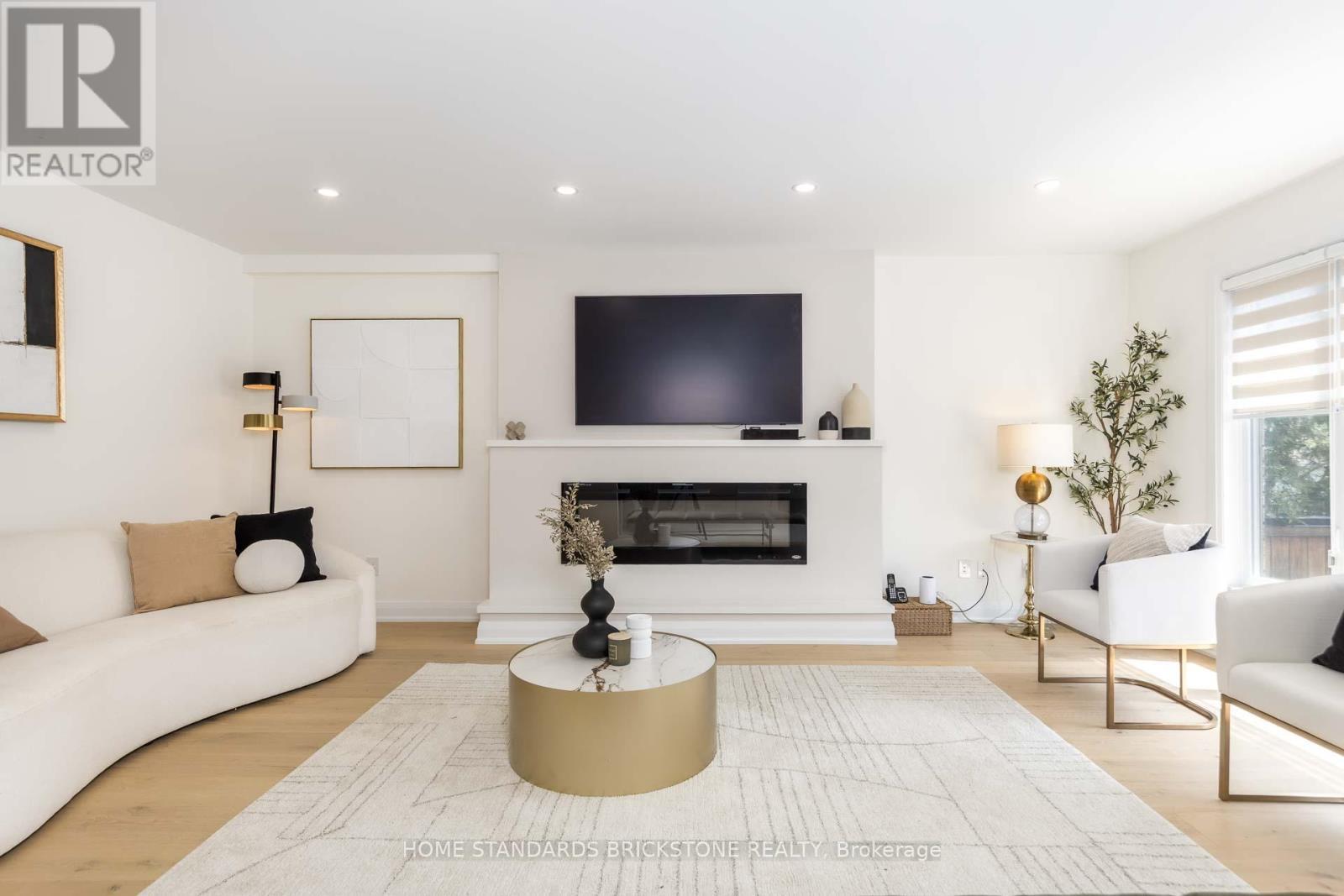 139 Pinewood Drive, Vaughan, ON