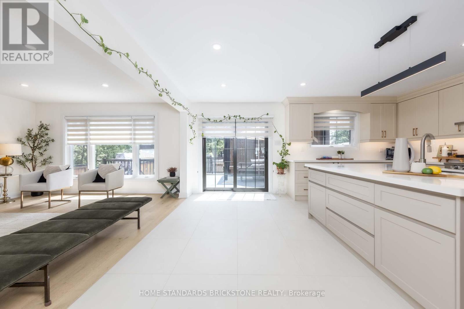 139 Pinewood Drive, Vaughan, ON