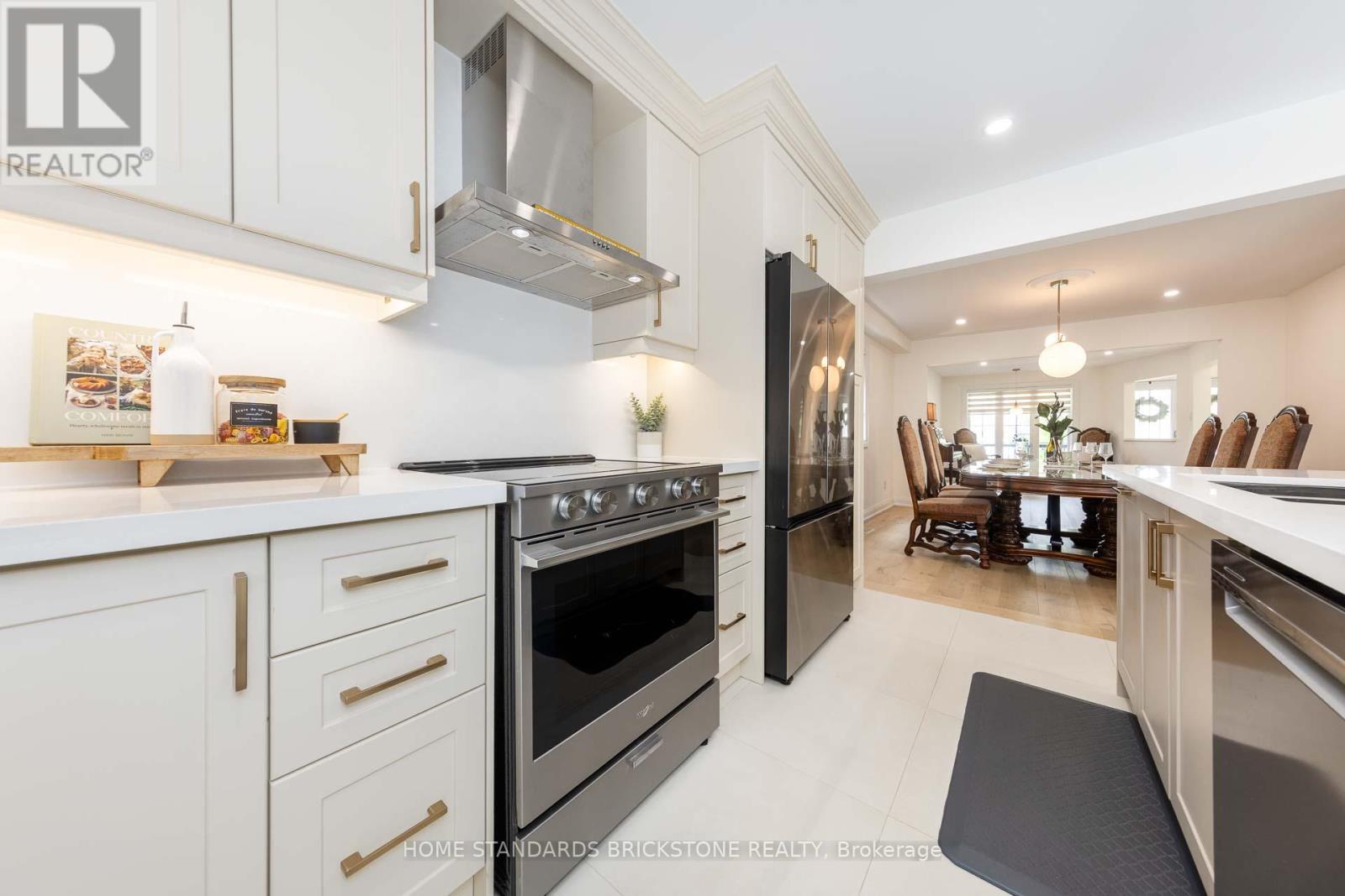 139 Pinewood Drive, Vaughan, ON