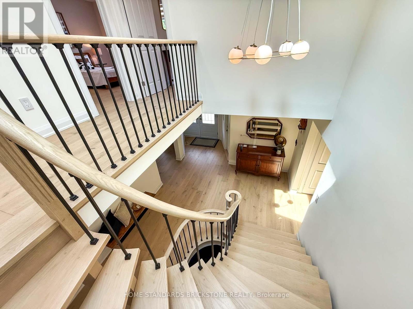 139 Pinewood Drive, Vaughan, ON