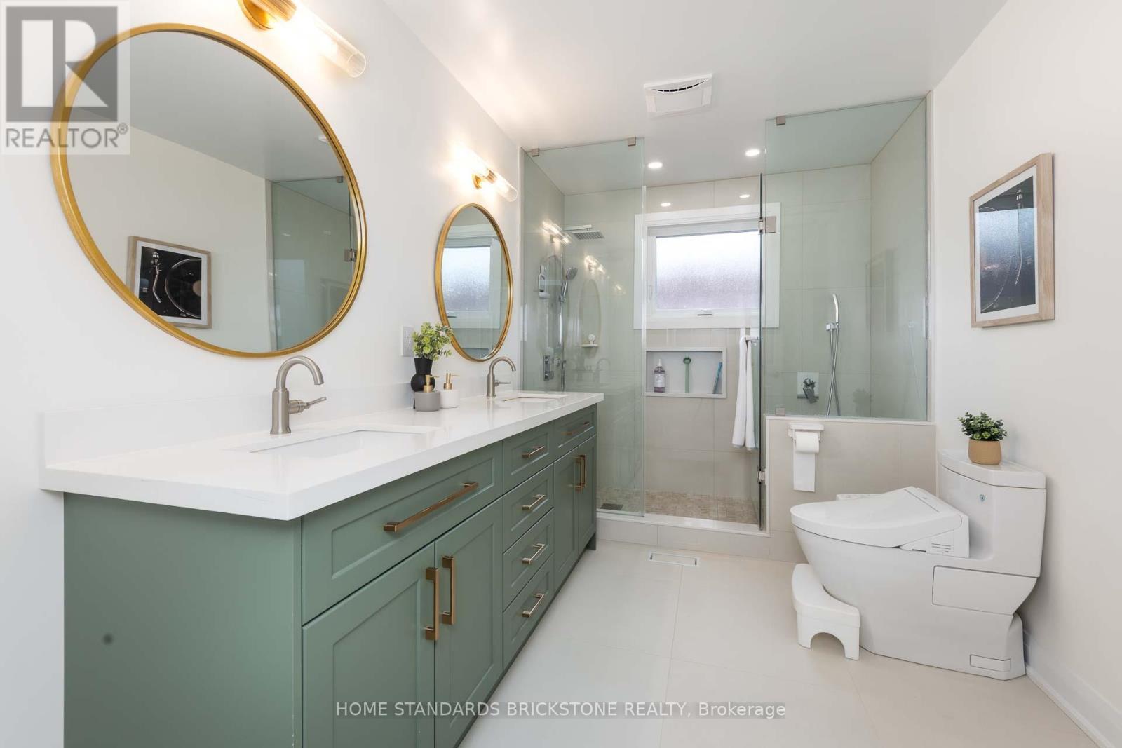 139 Pinewood Drive, Vaughan, ON