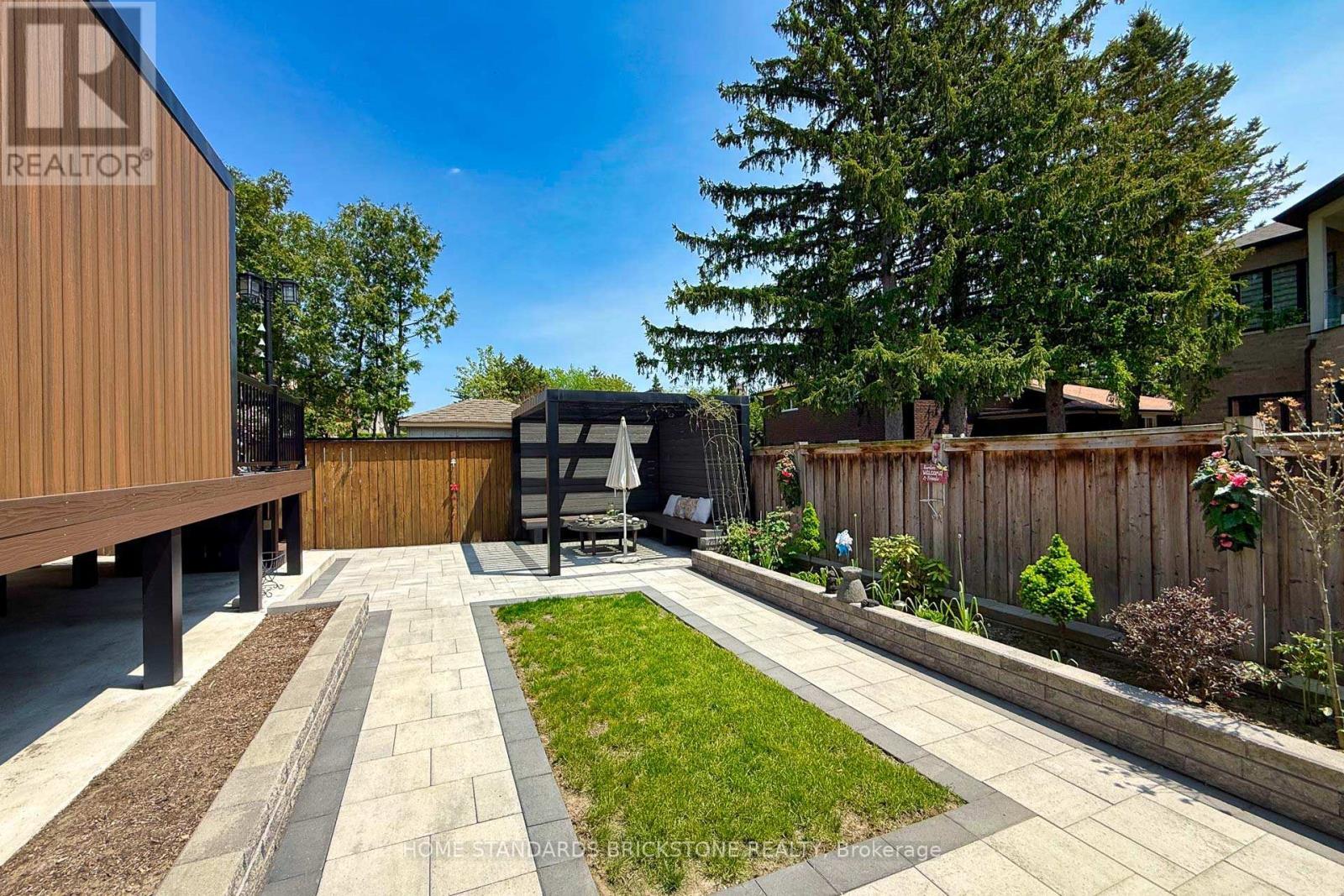 139 Pinewood Drive, Vaughan, ON