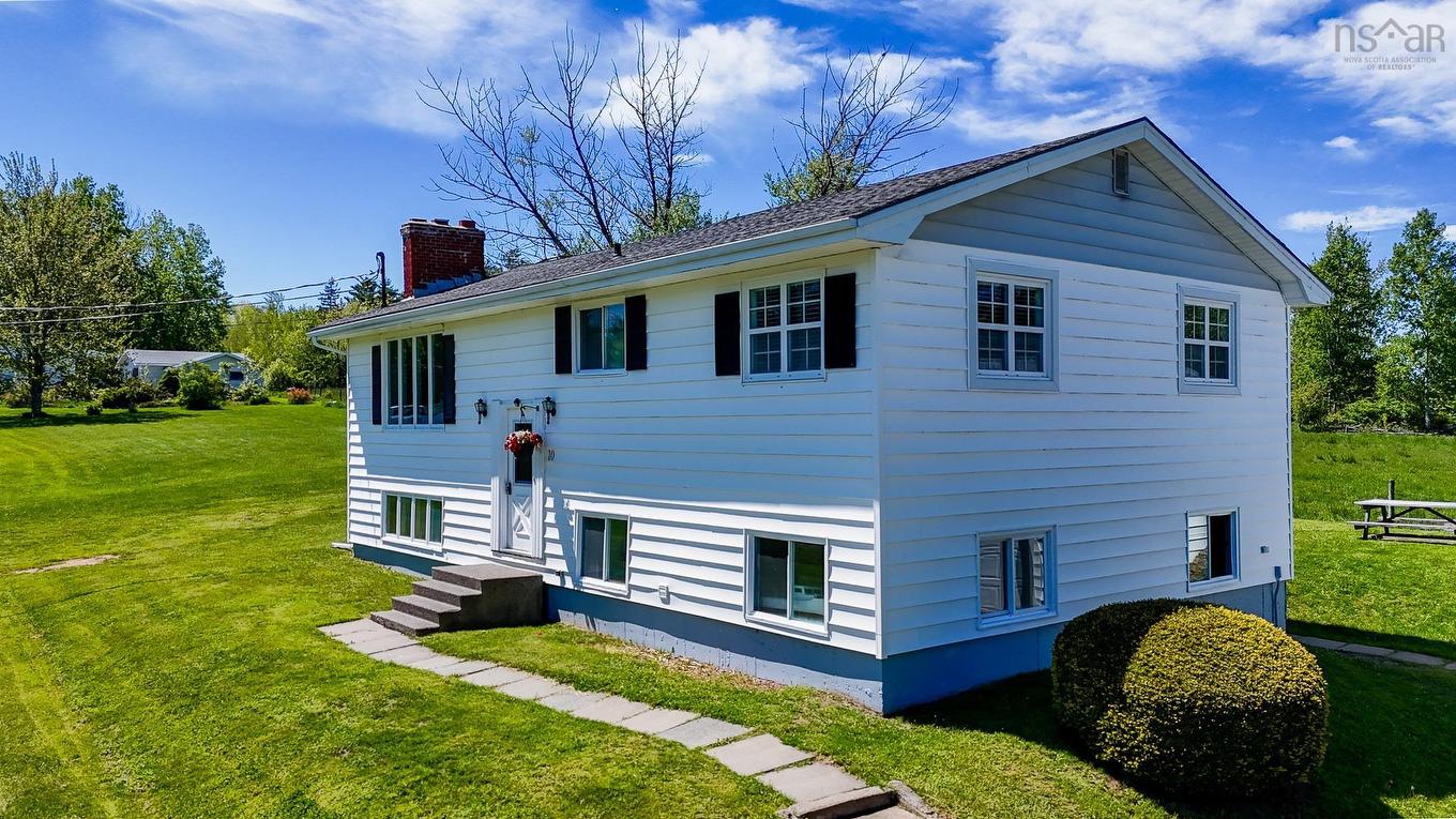 10 Leighton Drive, Brooklyn, NS