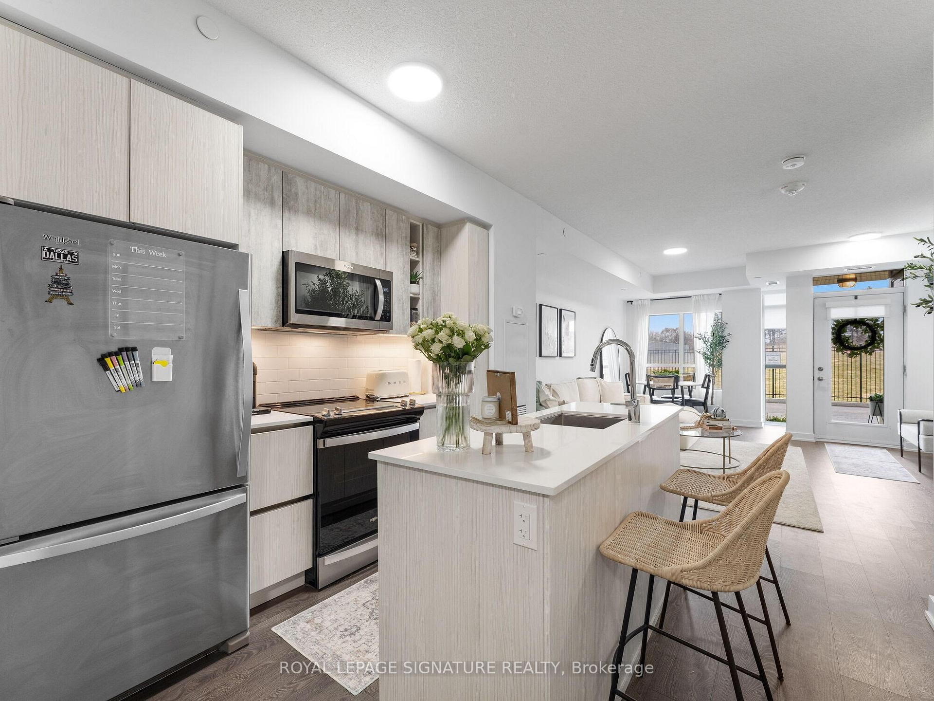 132-251 Manitoba Street S, Toronto, ON