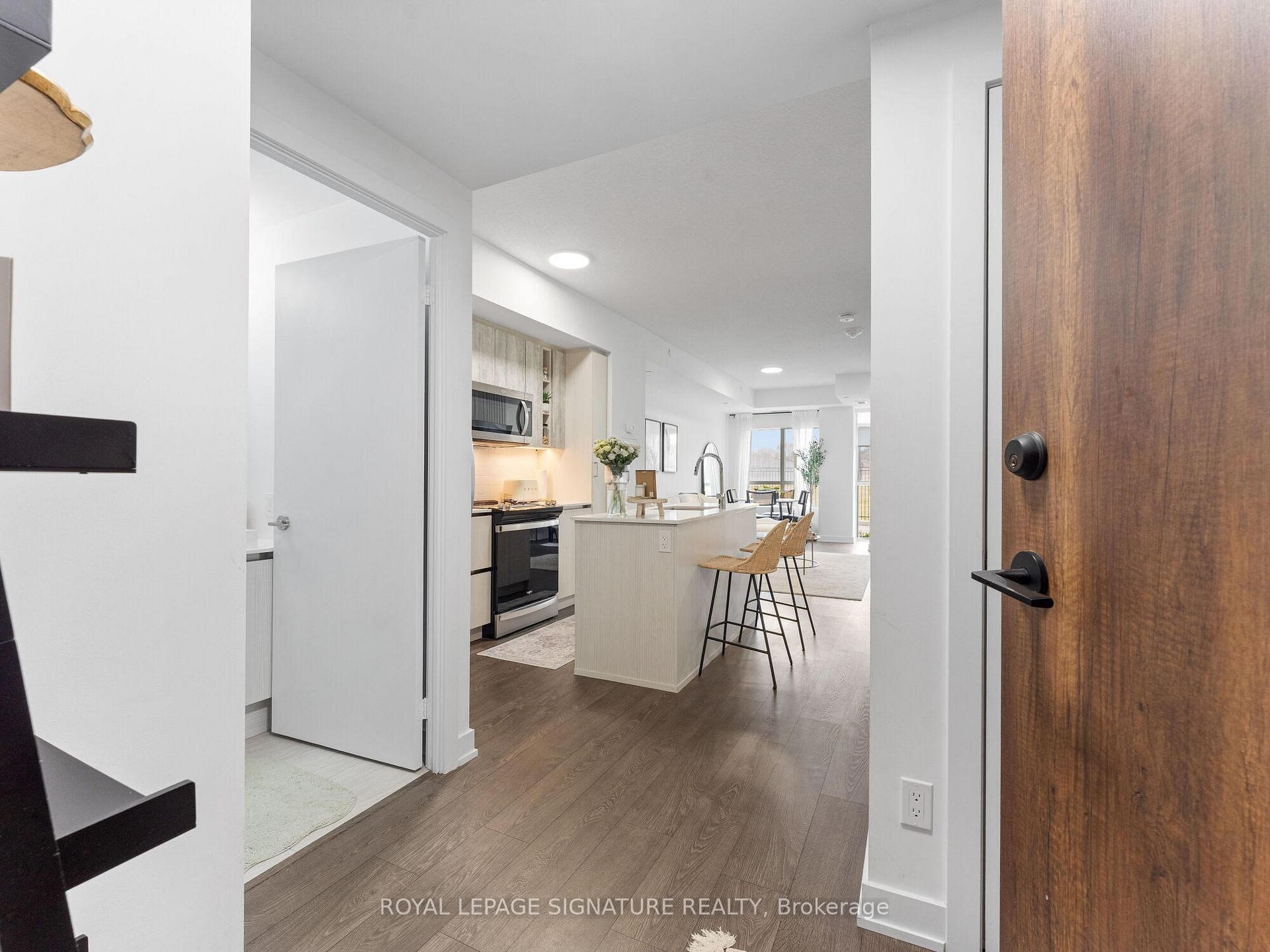 132-251 Manitoba Street S, Toronto, ON