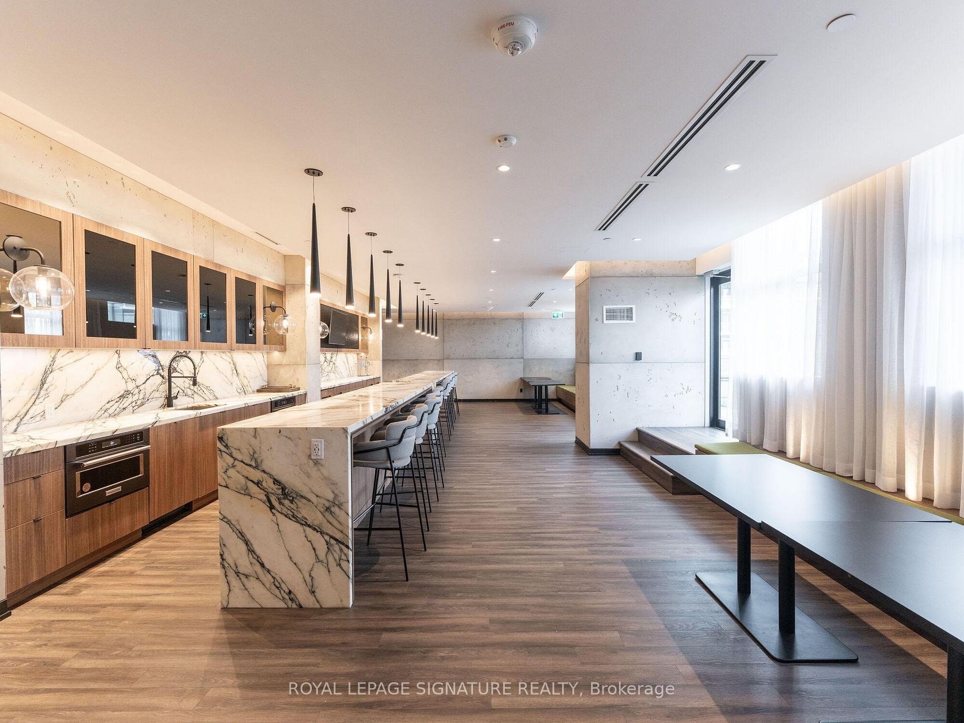 132-251 Manitoba Street S, Toronto, ON