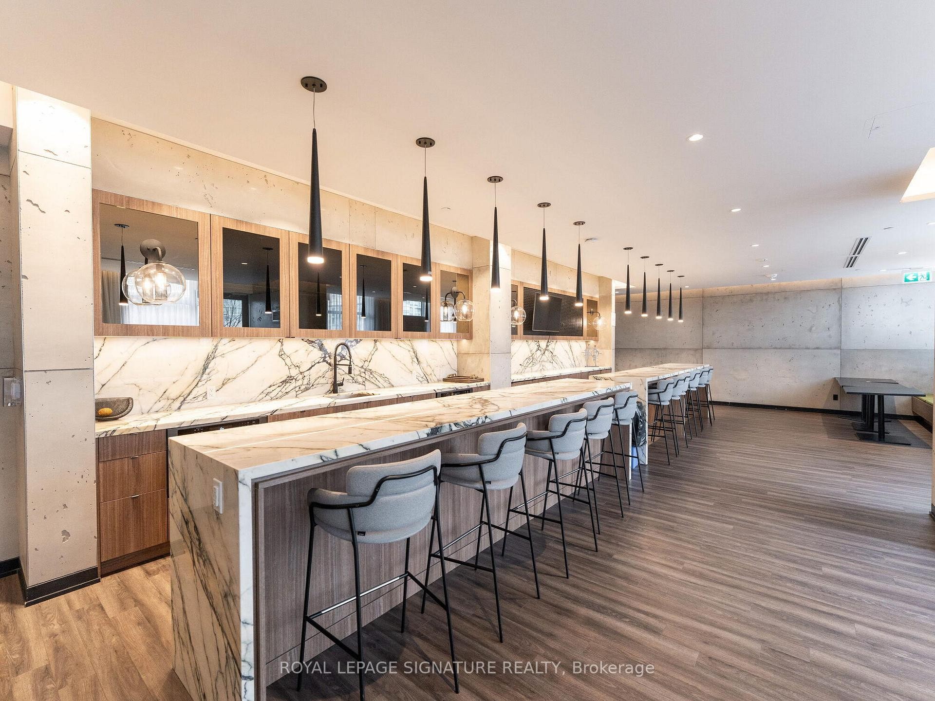 132-251 Manitoba Street S, Toronto, ON